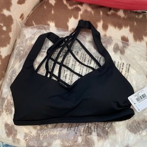 Lululemon free to be wild bra